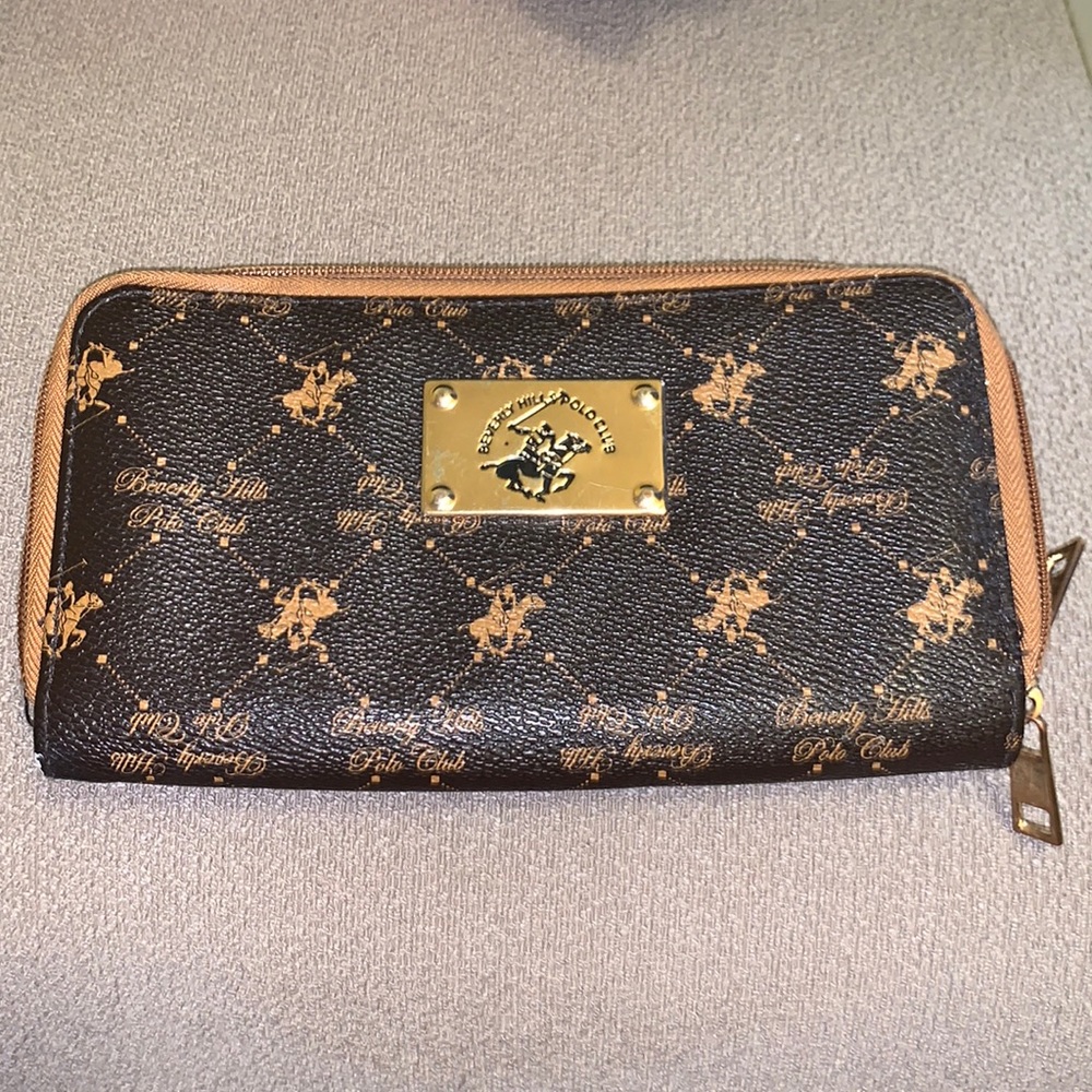 Used wallet with lots of card and change space